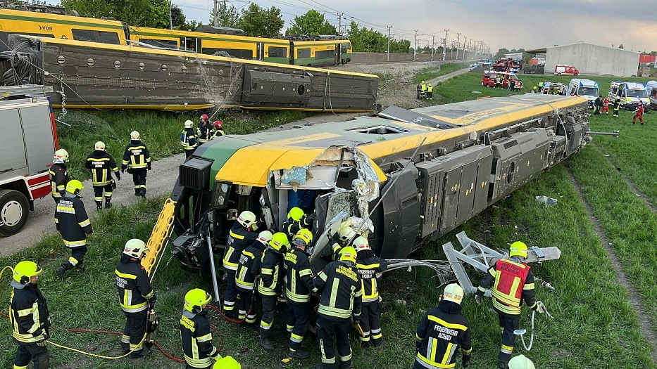 В Австрії зійшов з рейок пасажирський поїзд, є загиблий і поранені