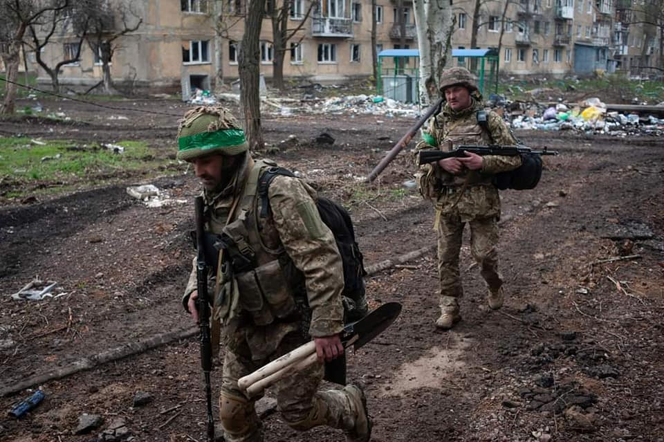 ЗСУ відбили 30 атак ворога, тривають важкі бої за Бахмут. Генштаб