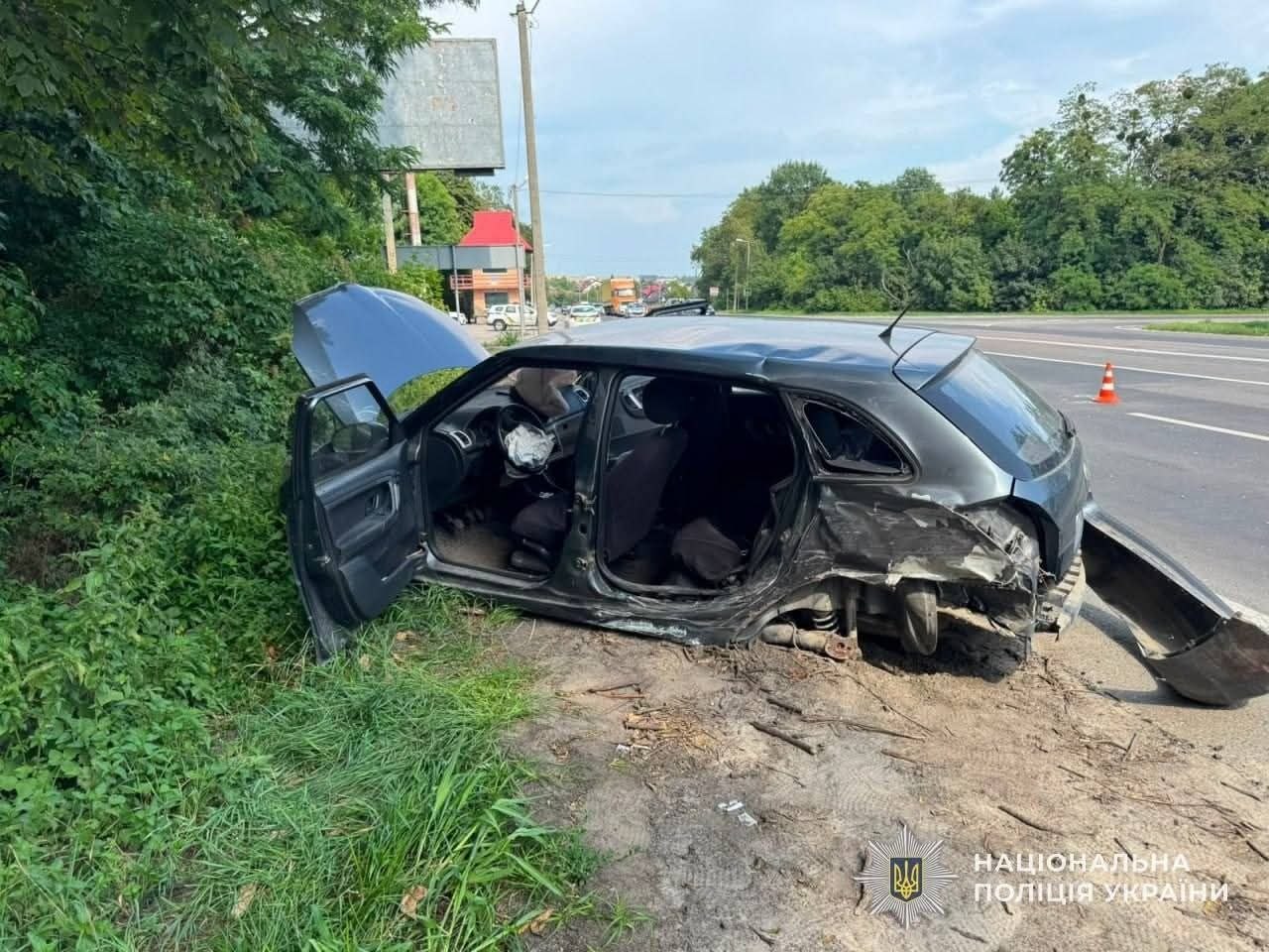 Біля Львова зіткнулися два легковики: Є постраждалі