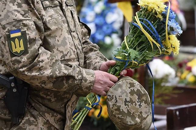 На Львівщині сьогодні прощаються із чотирма Героями