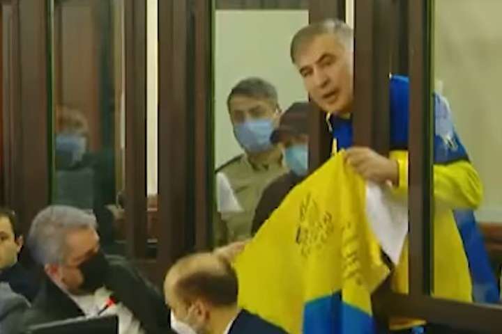Саакашвілі під час засідання суду в Грузії заспівав гімн України