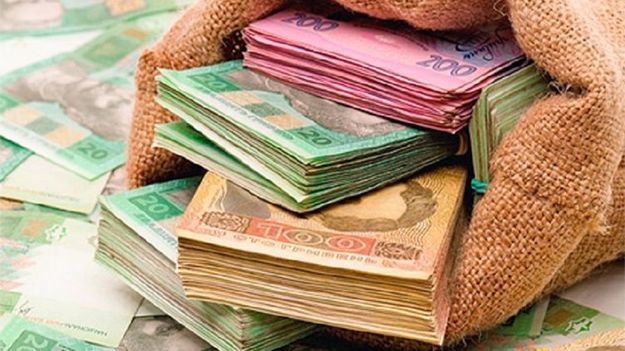 Майже три сотні мільярдів. Українці в січні зняли з рахунків рекордну кількість заощаджень