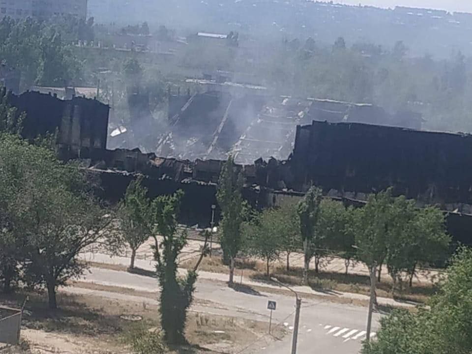 Російські варвари зруйнували Льодовий палац спорту в Сєвєродонецьку