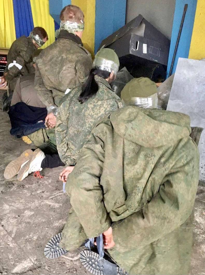 На Харківщині українські військові захопили полонених