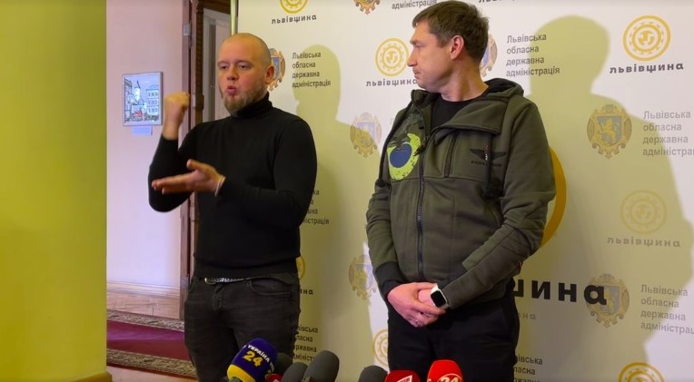 По авіаційному заводу у Львові влучили чотири ракети. Жертв нема