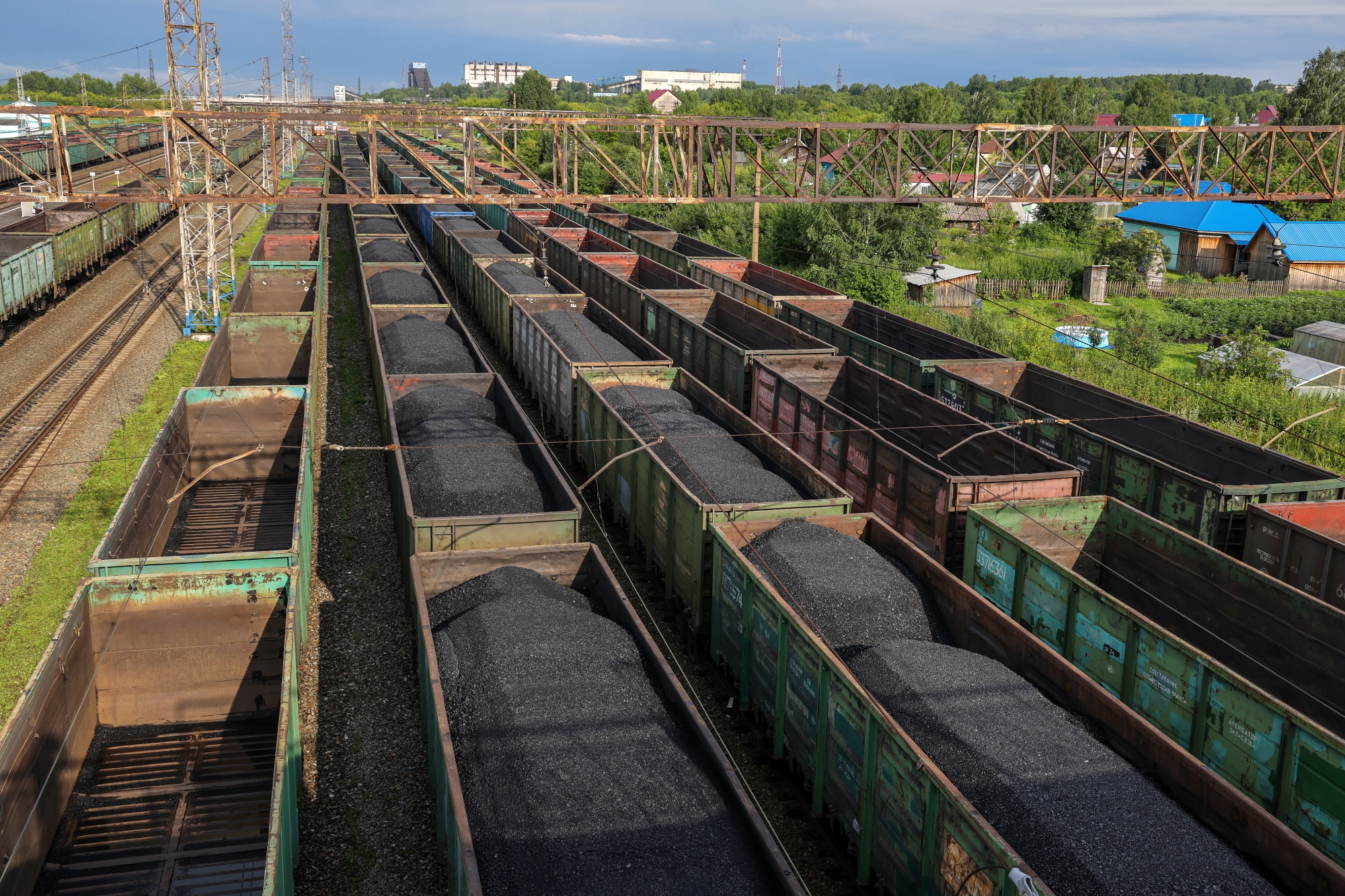 Європейські санкції проти Росії практично зупинили морський експорт вугілля