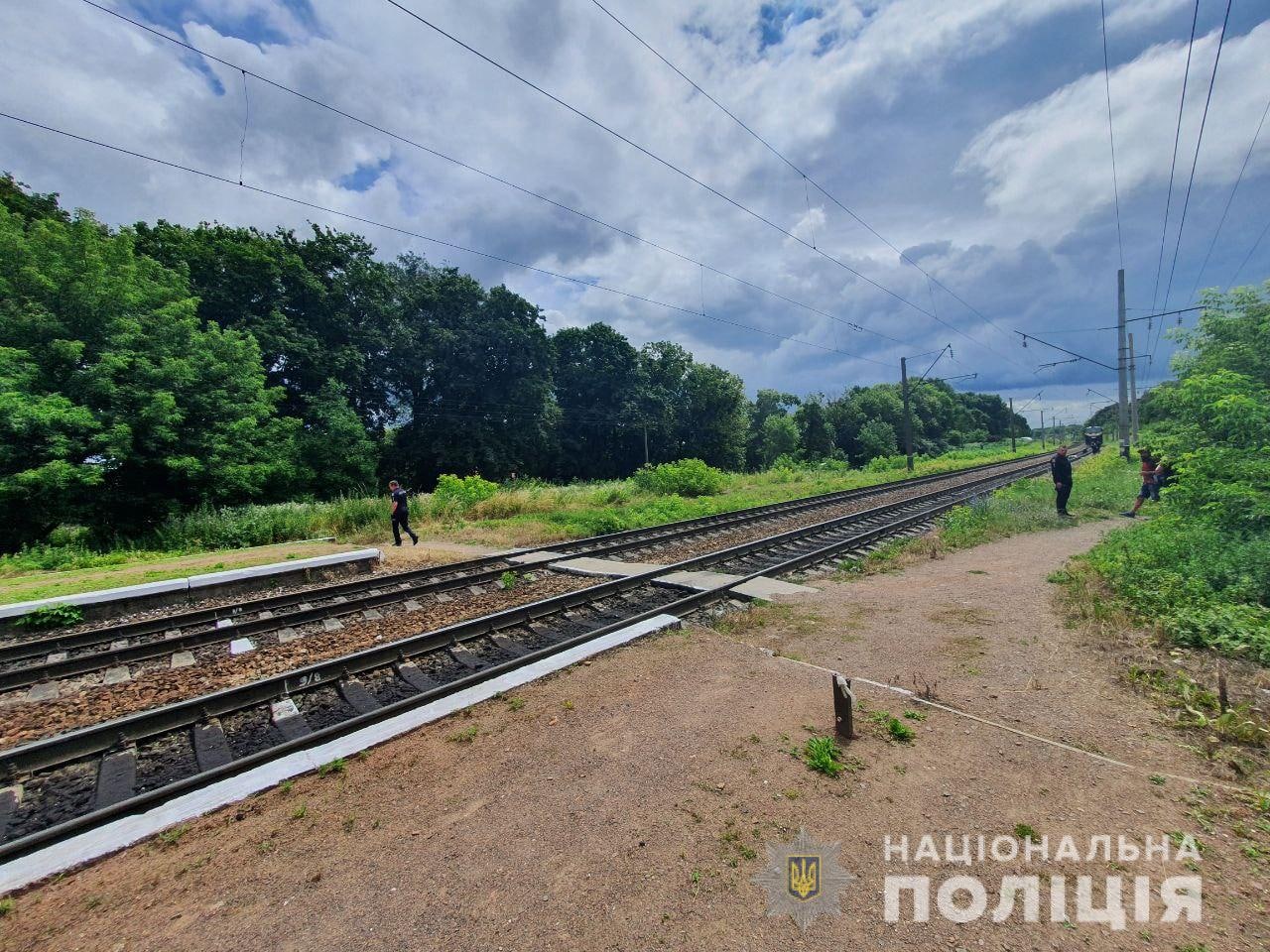 Залишив записку. У Рівному 40-річний чоловік кинувся під потяг