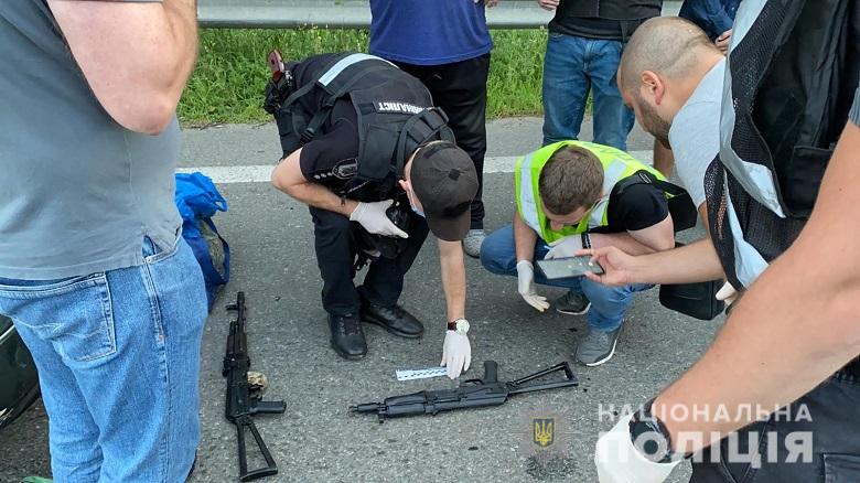 На в’їзді в Київ затримали торговця автоматами