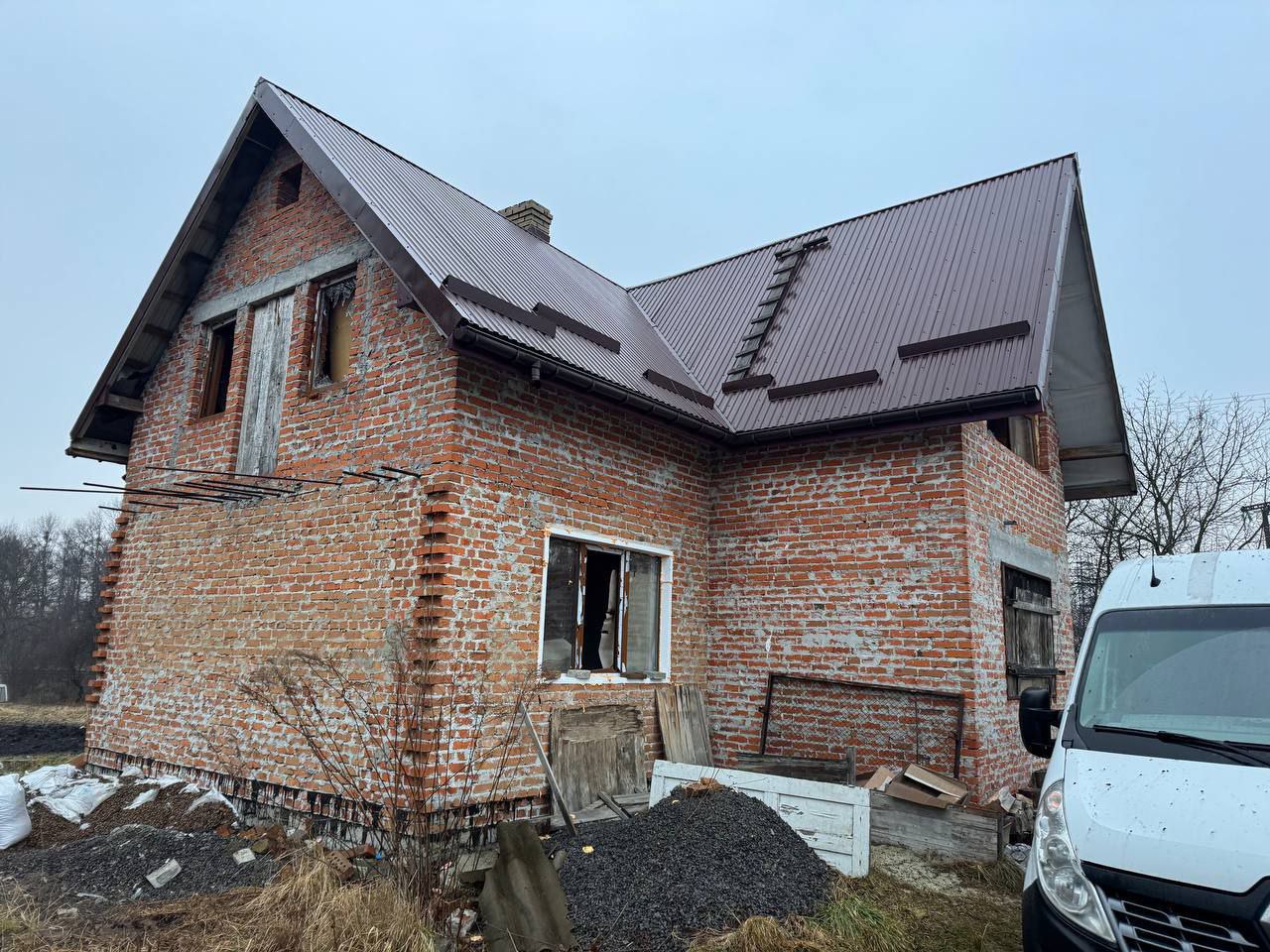 Удар "шахедами" по Львівщині: перші фото з місця вибуху