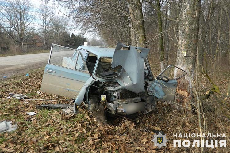 Смертельна аварія на Тернопільщині: водій загинув, пасажирка у реанімації