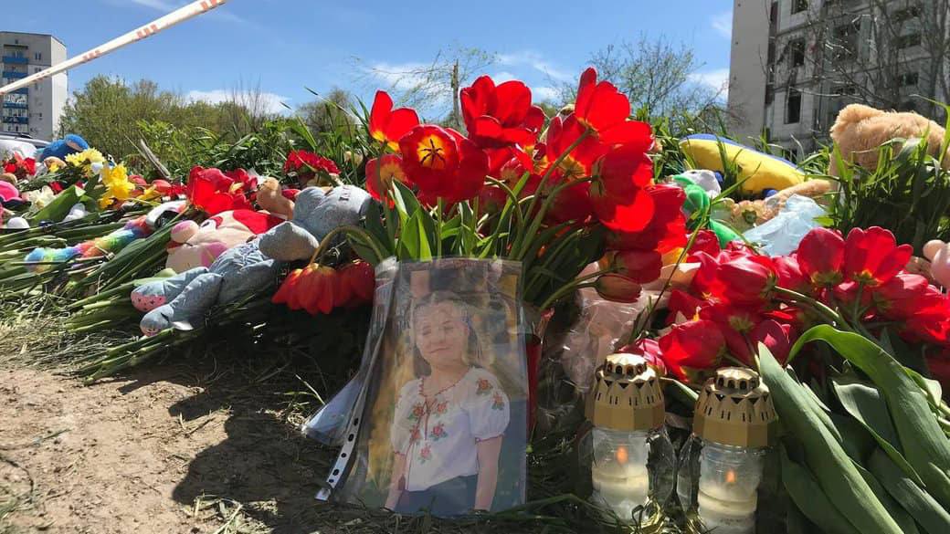 Черкащина в скорботі. В Умані прощаються з 5-ма людьми, які загинули від російських ракет