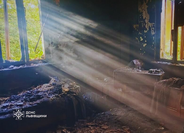 На Львівщині внаслідок пожежі в будинку загинув 64-річний чоловік (фото)
