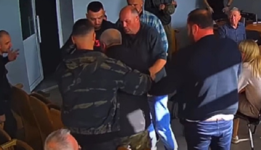 На Київщині під час засідання земельної комісії напали на в.о. Бородянського селищного голови