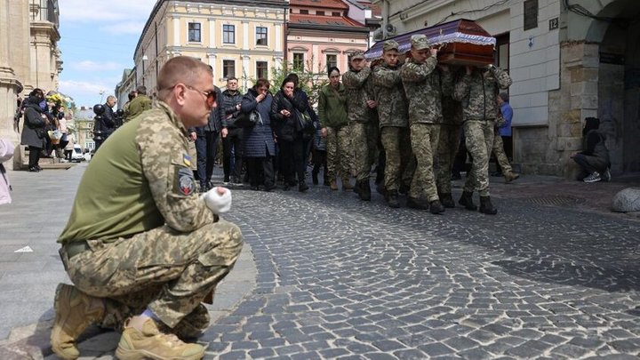 Біль не вщухає: Львівщина сьогодні прощається з п'ятьма відважними Захисниками