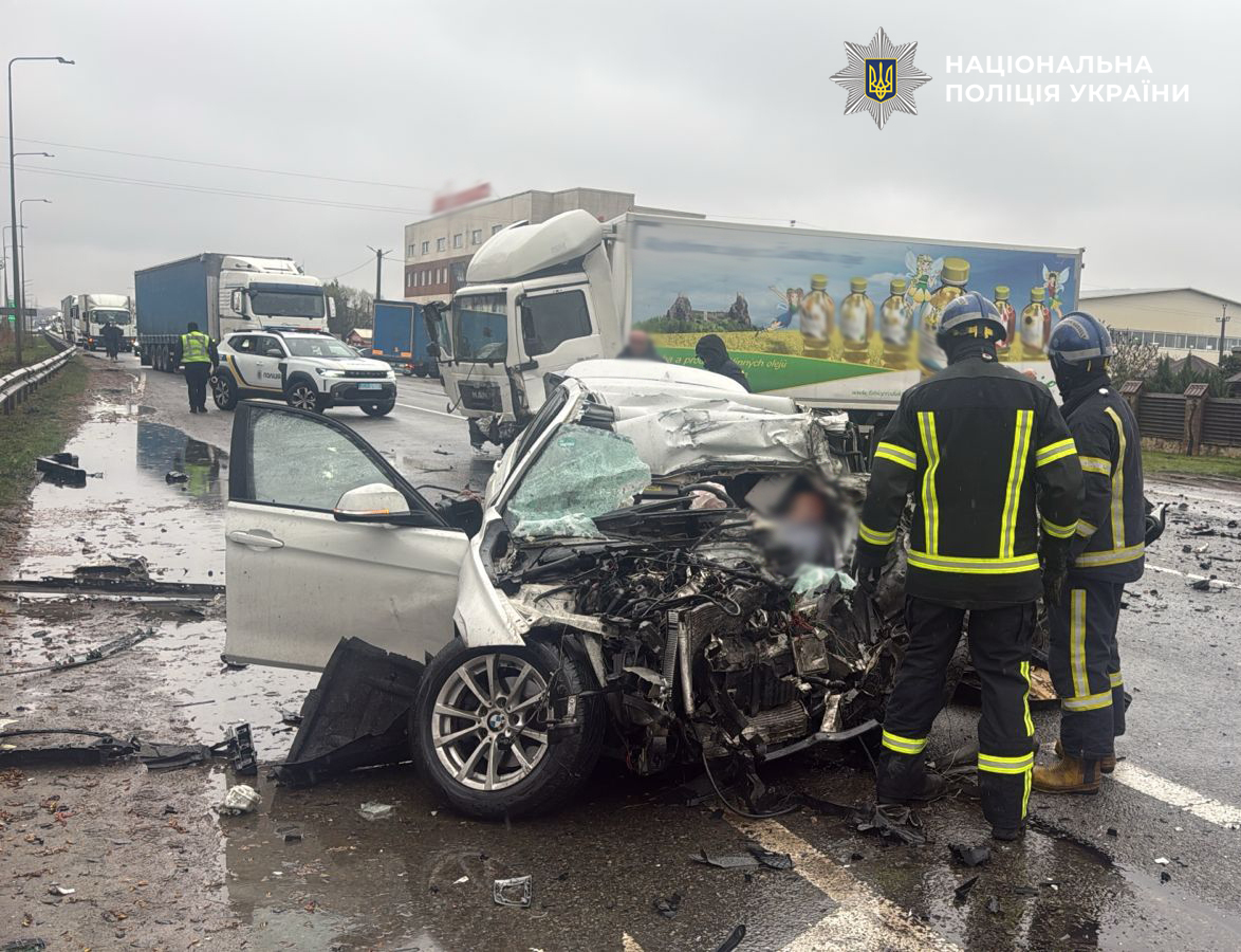 З'явилися нові деталі моторошної автотрощі біля Львова (фото)