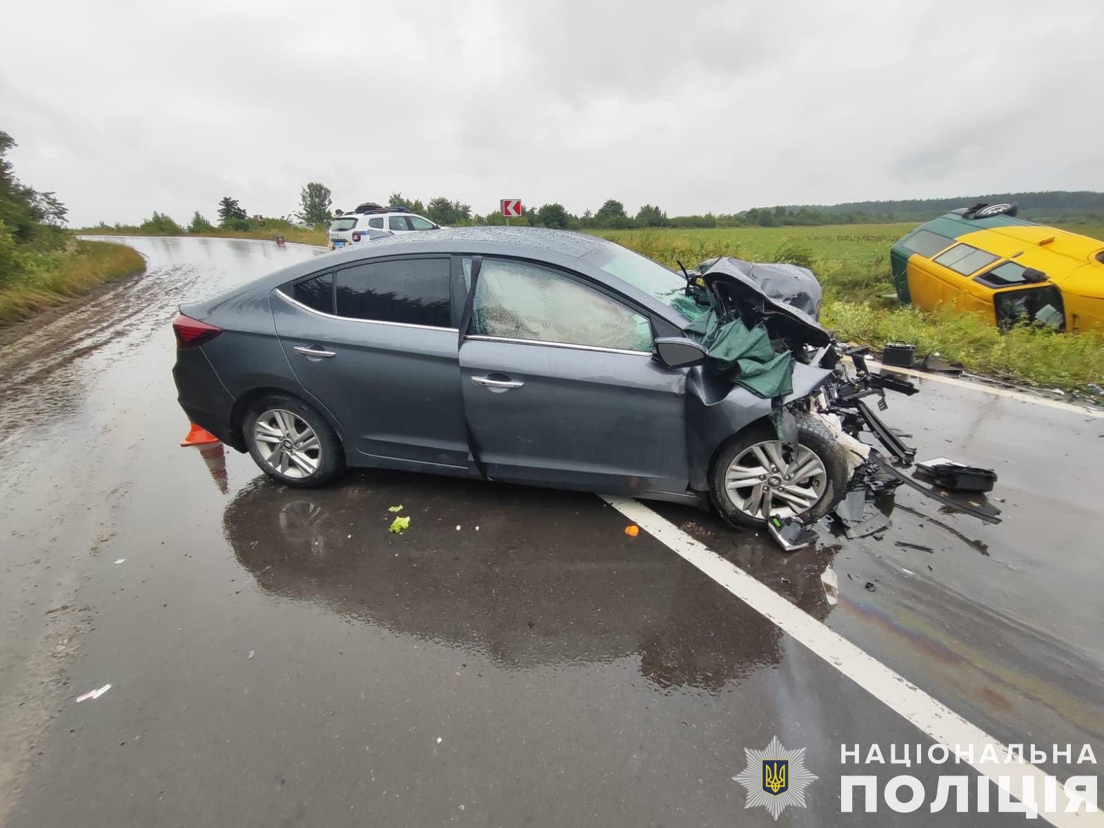 На Львівщині п’яний водій мікроавтобуса зіткнувся з легковиком: є постраждалі