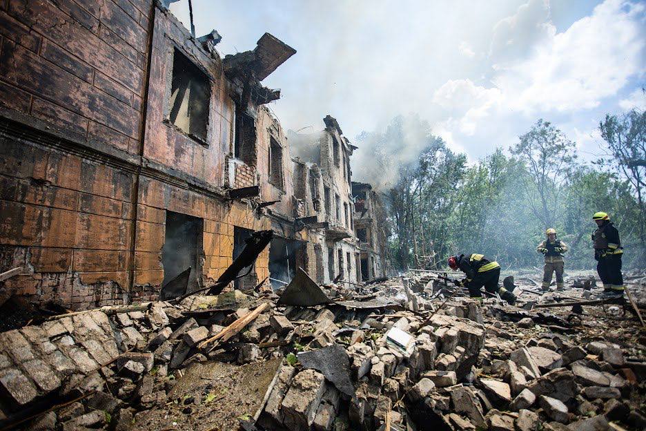Збільшилася кількість загиблих після п’ятничного ракетного удару по Дніпру