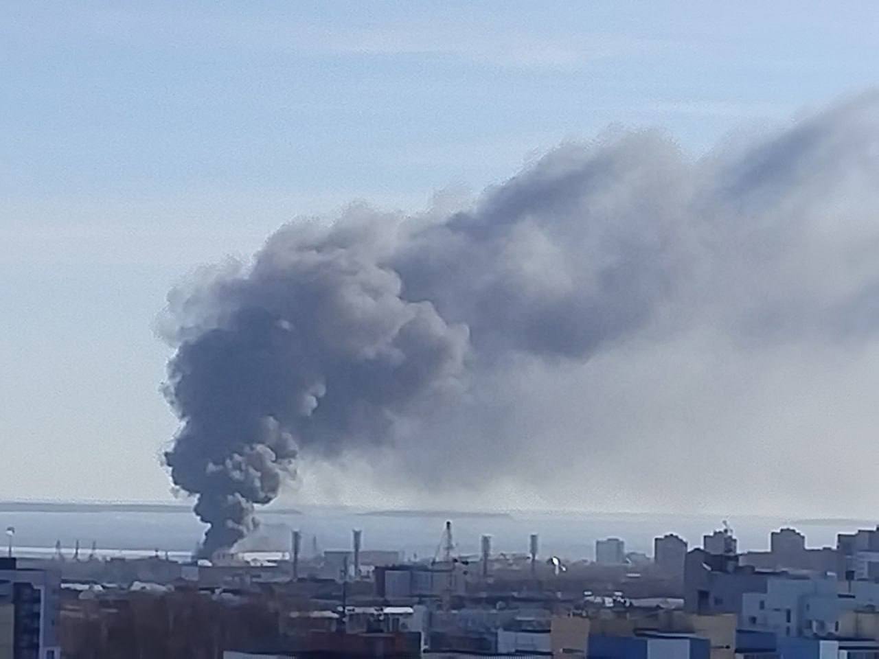 У Росії палає Онезький суднобудівний завод (відео)