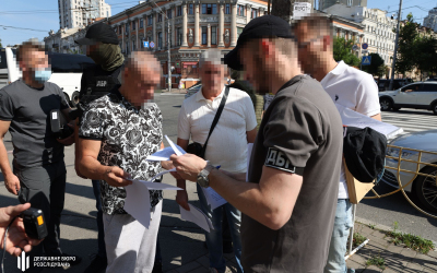 Оформляв фіктивне поранення, щоб виїхати за кордон: ескерівник Одеського ТЦК постане перед судом