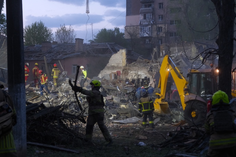 Атака на Київ: як виглядає зруйнована росіянами багатоповерхівка у Солом’янському районі (фото)