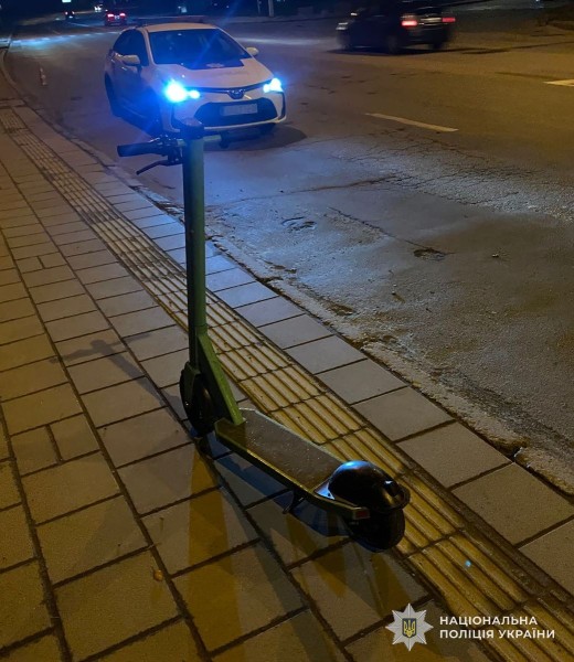 У Львові молодий чоловік потрапив в реанімацію, впавши з електросамоката