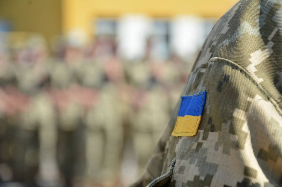 Зеленський пропонує Раді продовжити воєнний стан та мобілізацію