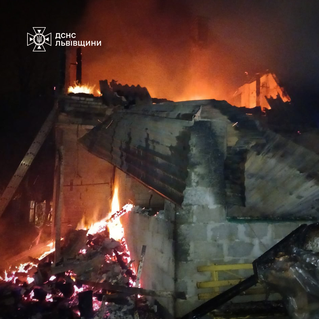 На Львівщині спалахнув житловий будинок