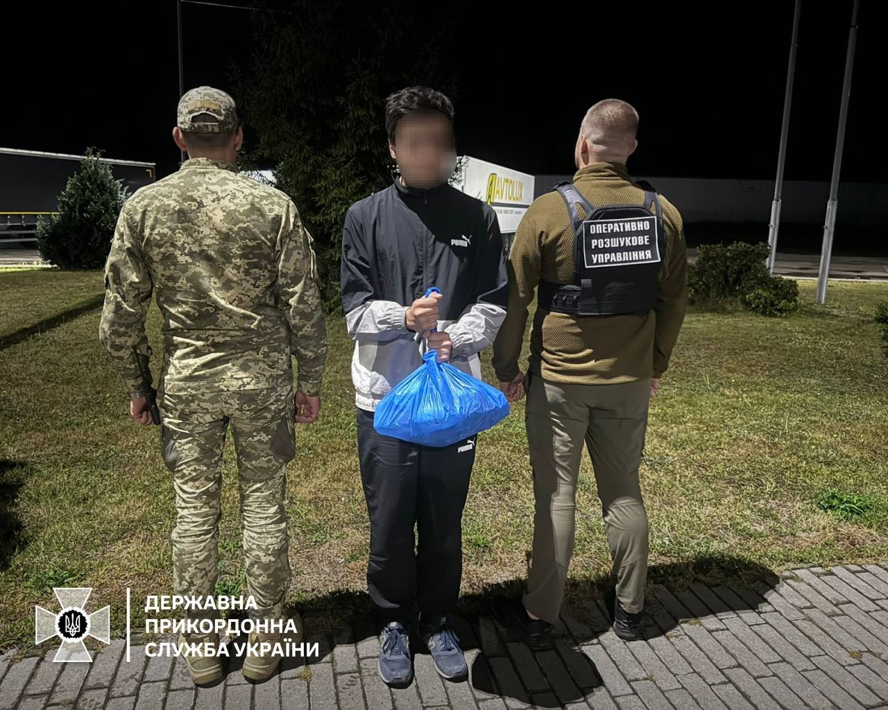Хотів втекти з України, але проспав зупинку