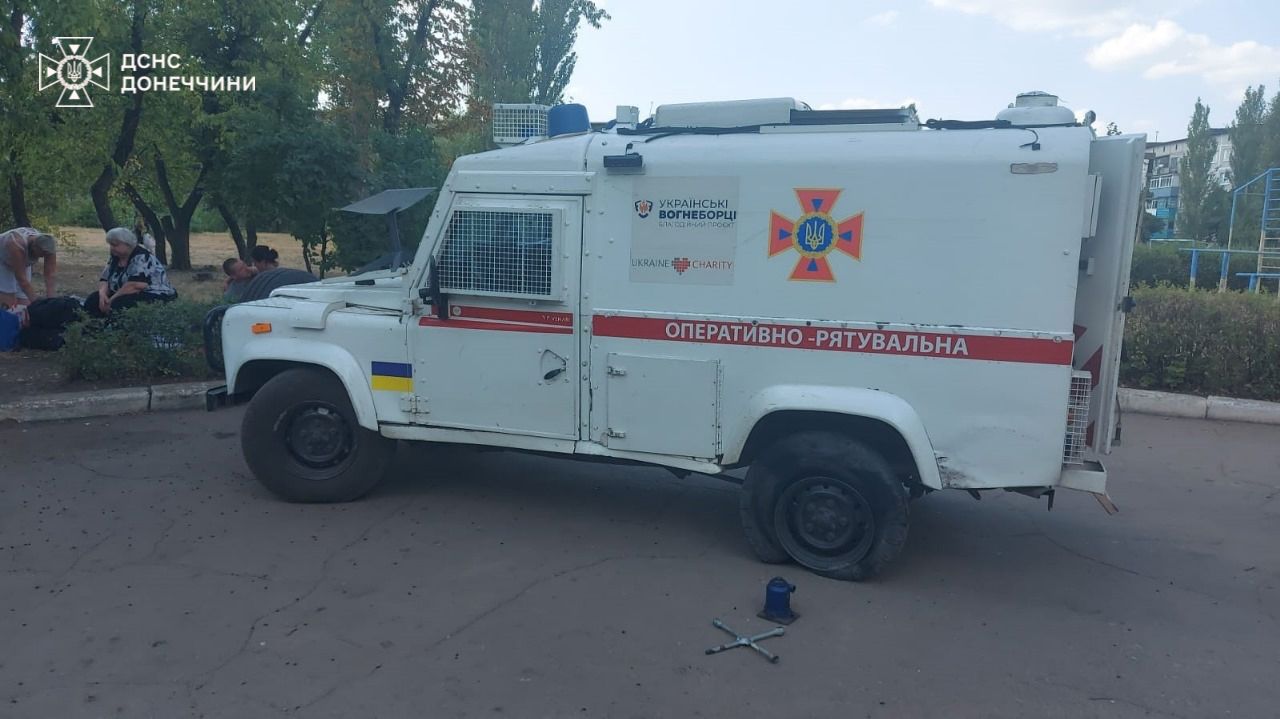 Евакуація з Покровського району на Донеччині: росіяни обстріляли автомобіль з людьми