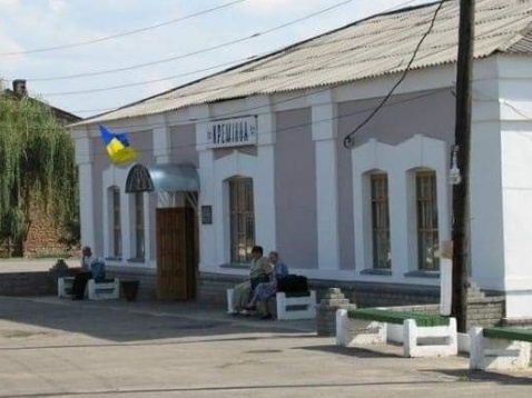 На Луганщині окупанти з танка обстріляли будинок для літніх: 56 загиблих