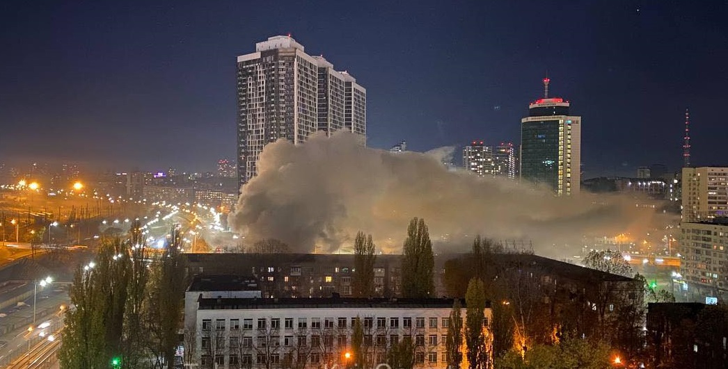 У центрі Києва загорівся ресторан
