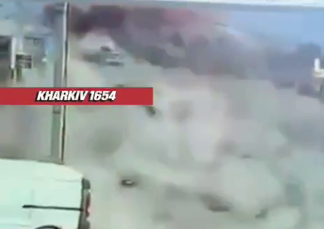 З'явилося відео удару ракети на Харківщині, від якого загинуло п'ятеро людей