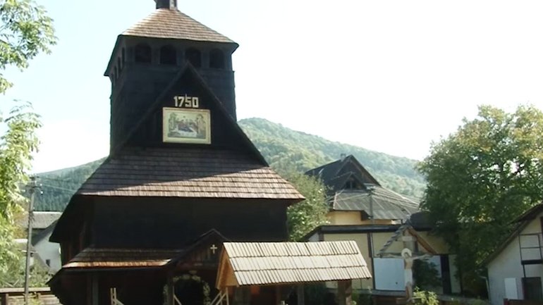 Священик-блогер разом з селянами врятував церкву XVIIІ століття на Закарпатті
