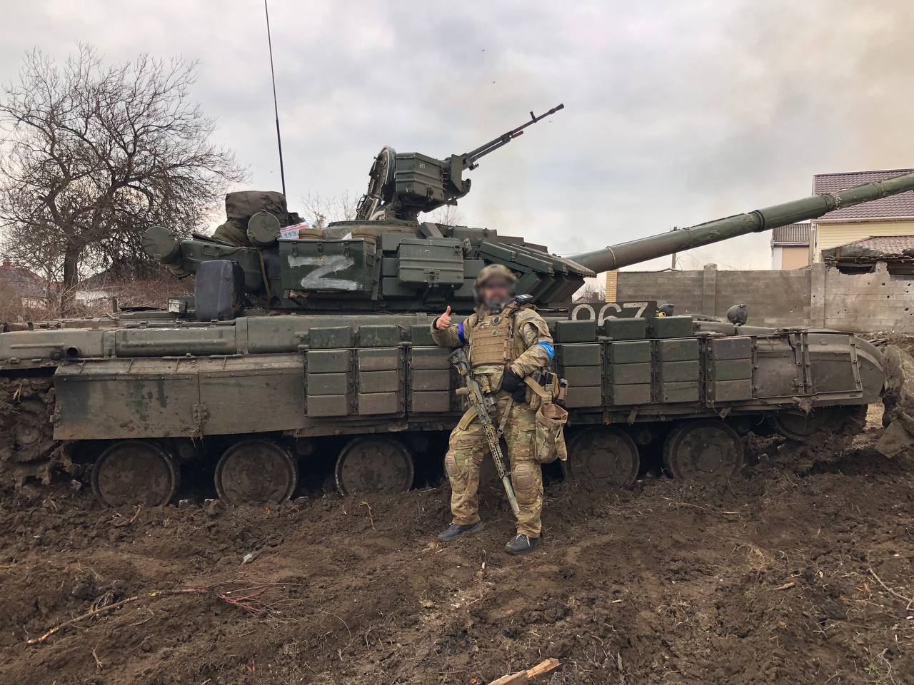Трофейні танки вже захищають Маріуполь