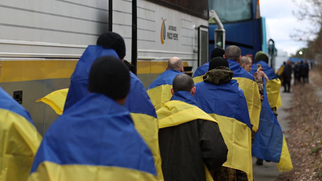 Додому з російського полону повернулися шестеро захисників з Львівщини