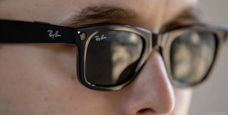 Facebook спільно з Ray-Ban випустили «розумні» окуляри, які знімають відео