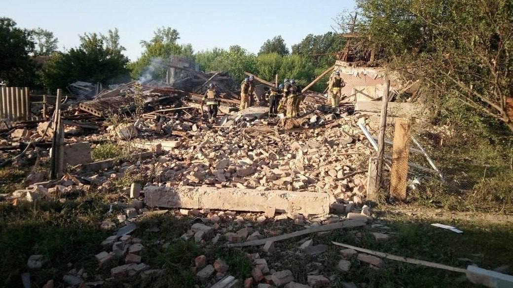 Окупанти запустили "Шахед" у житловий будинок на Сумщині. Є загиблі