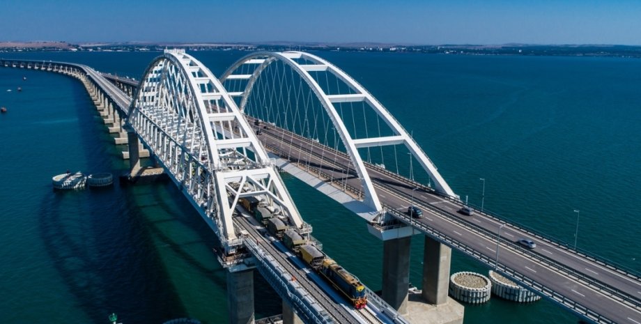 Однозначно - треба валити. Генерал Марченко про Кримський та Антонівський мости