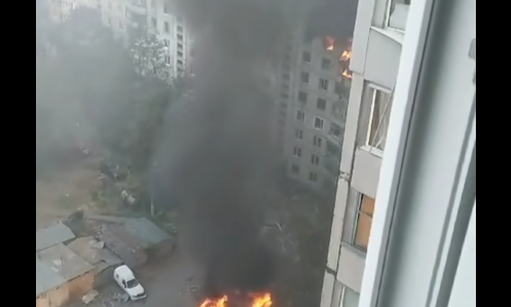 Зеленський показав моторошне відео російського удару по Харкову