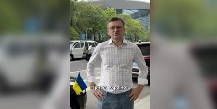 Кулеба прибув з офіційним візитом до Китаю