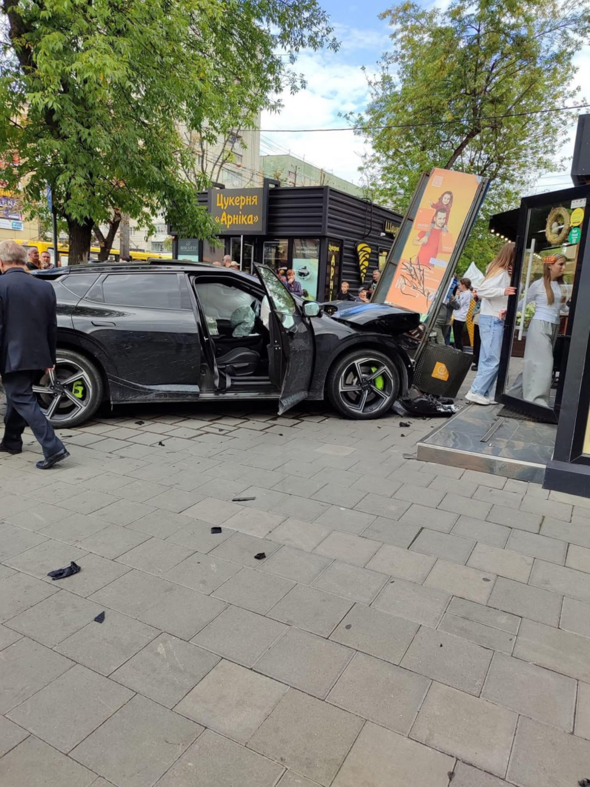 Потужна автотроща сталася на Сихові у Львові (фото)