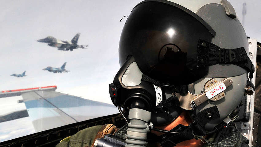 Зеленський доручив з'ясувати всі обставини загибелі пілота F-16 Устименка