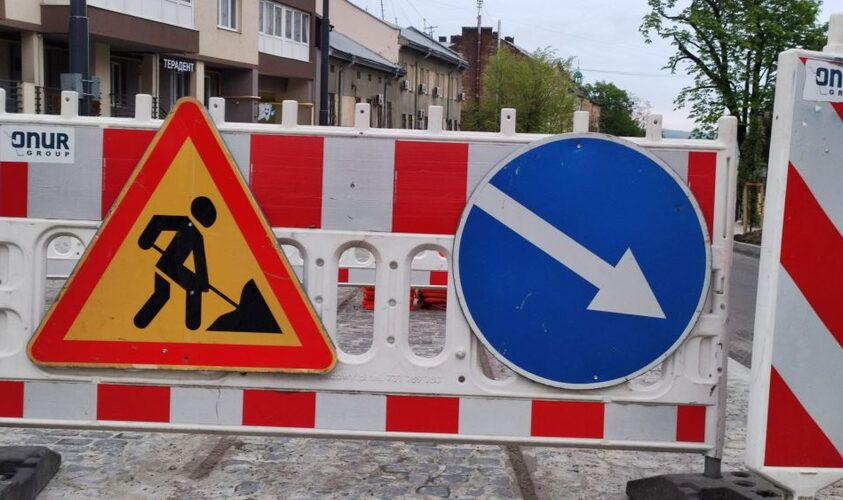 У Львові кілька вулиць закриють для проїзду транспорту. Як зміниться рух