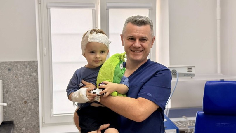 У Львові лікарі відновили слух трирічному хлопчику (фото)