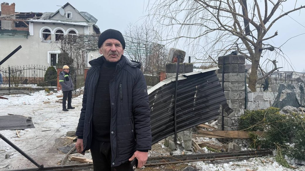 «Нічого не вціліло»: мешканець Старого Добротвора на Львівщині розповів про зруйнований дім після атаки РФ
