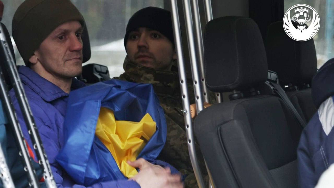 Україна повернула додому з російського полону ще 25 українців (фото)