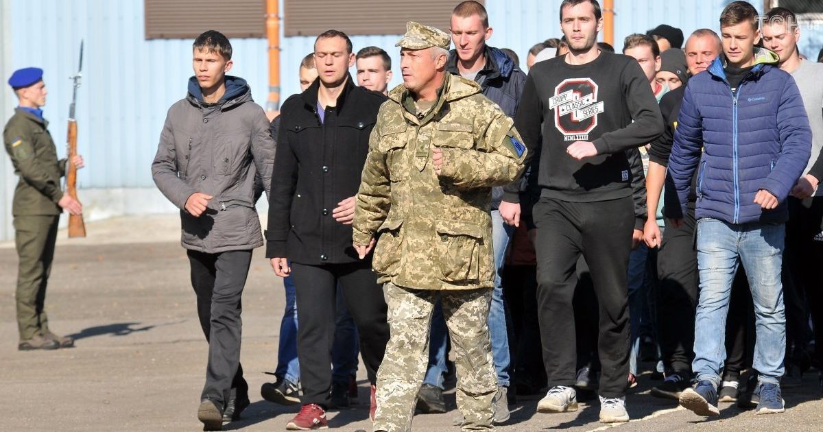Скасування призову у 2024-у році: реальний крок чи популізм?