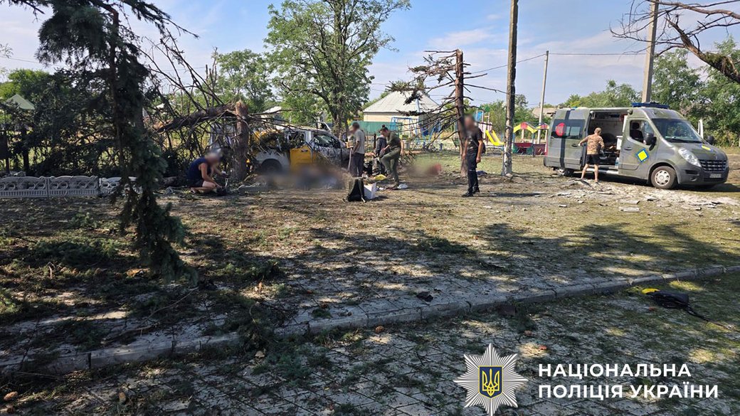Росіяни скинули бомбу на чергу пенсіонерів на Донеччині: Десятки загиблих