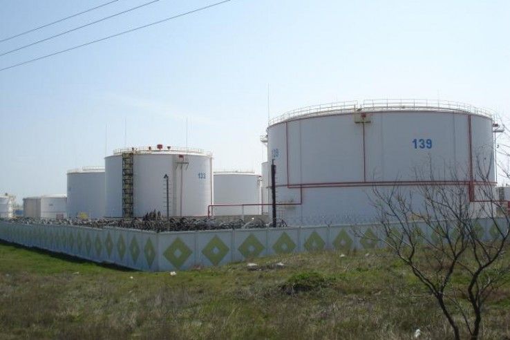 Нафтобазу в окупованій Феодосії вразили СБУ та ГУР – джерело в ЗМІ