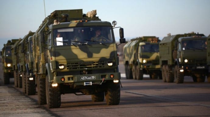 ОБСЄ зафіксувала на Донбасі рух російських вантажівок та військової техніки